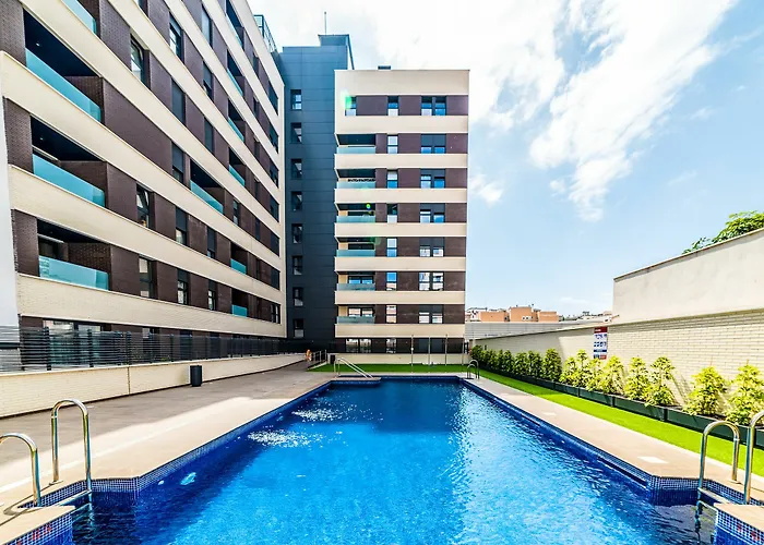 La Serna Premium Center